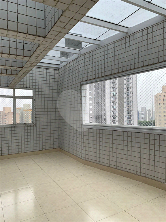 Cobertura Duplex com 126m 2 dorm 2 banheiros varanda 2 salas e 2 vagas de garagem