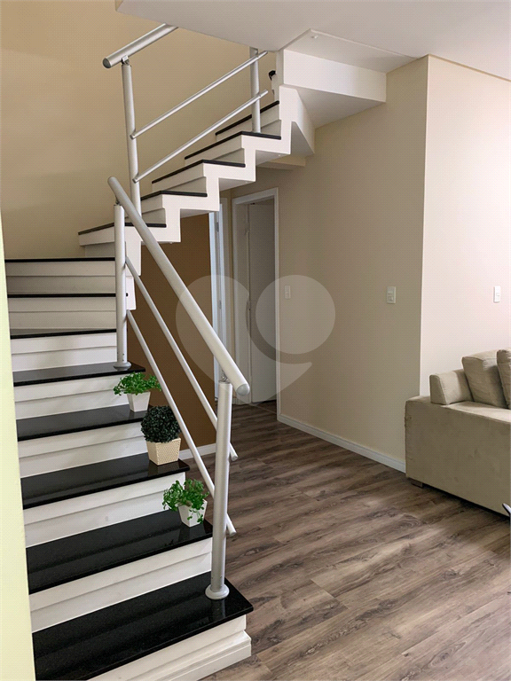 Cobertura Duplex com 126m 2 dorm 2 banheiros varanda 2 salas e 2 vagas de garagem