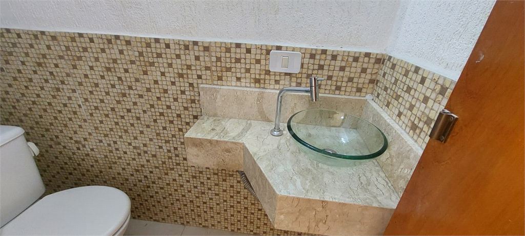 CONDOMÍNIO em CONDOMÍNIO GRANJA VIANA II