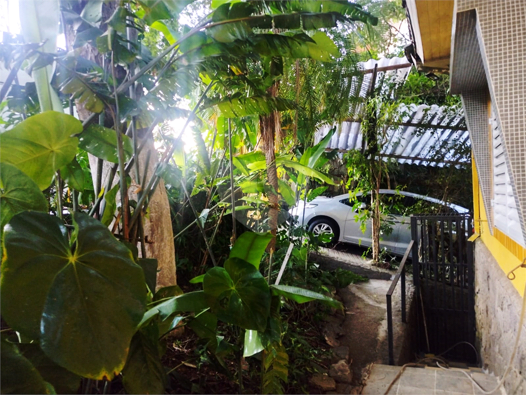 Casa e ou terreno bairro do  Tremembé