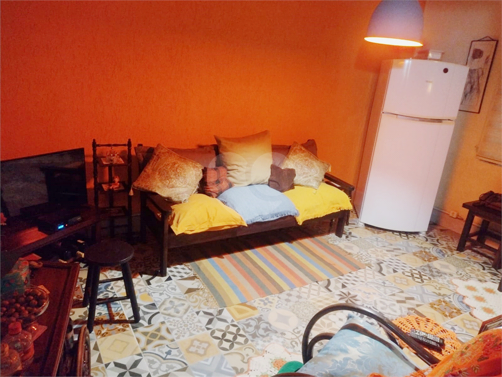 Casa e ou terreno bairro do  Tremembé