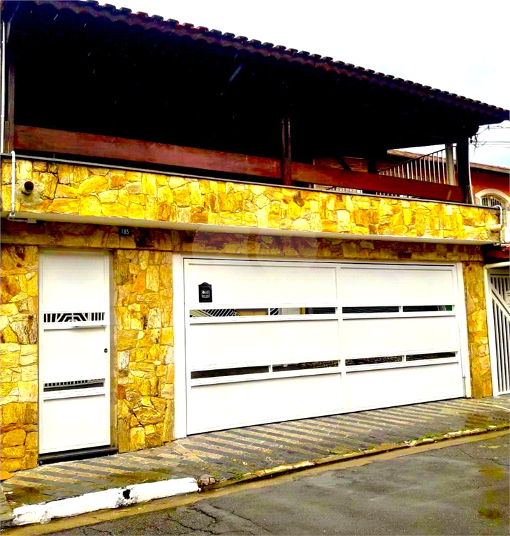 SOBRADO em VILA GALVÃO
