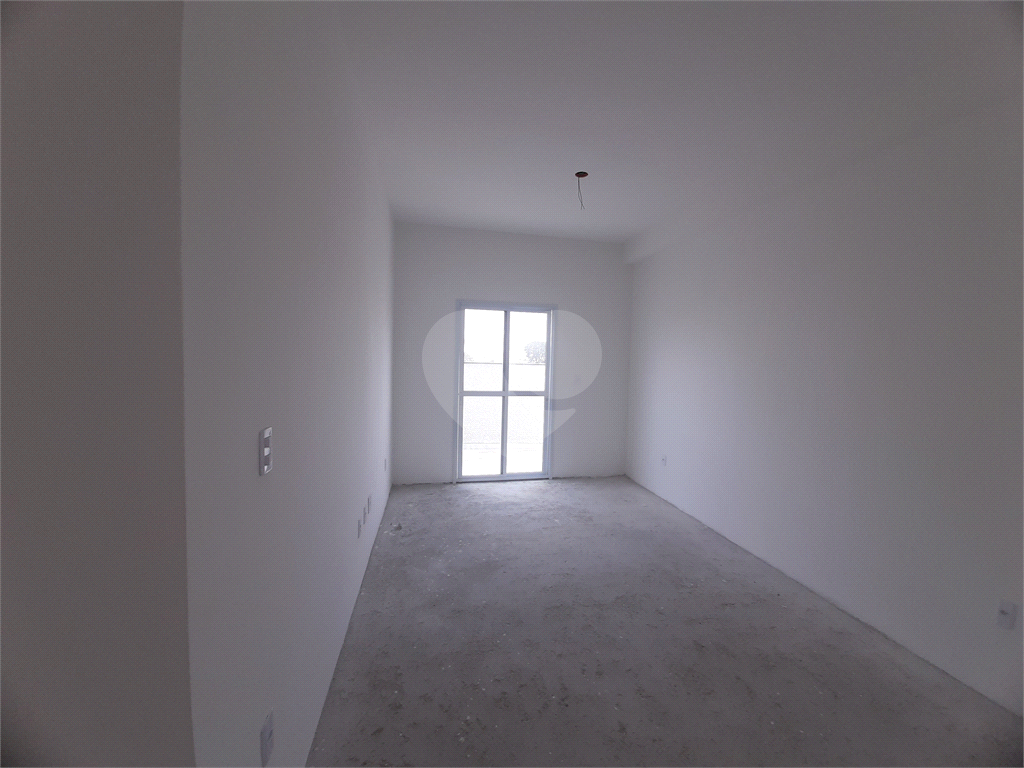 Apartamento com 46,10m2, 2 quartos, sala, cozinha, banheiro, área de serviço com quintal e 1 vaga