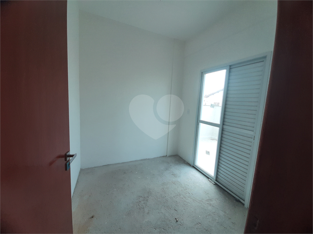 Apartamento com 46,10m2, 2 quartos, sala, cozinha, banheiro, área de serviço com quintal e 1 vaga
