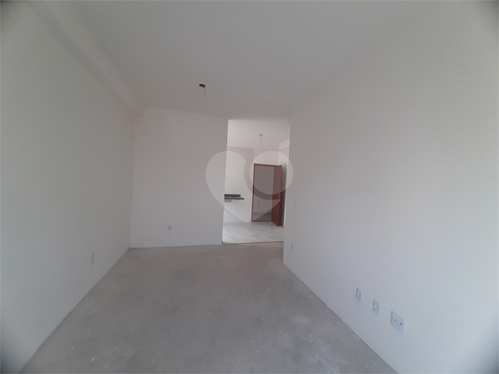 Apartamento com 46,10m2, 2 quartos, sala, cozinha, banheiro, área de serviço com quintal e 1 vaga
