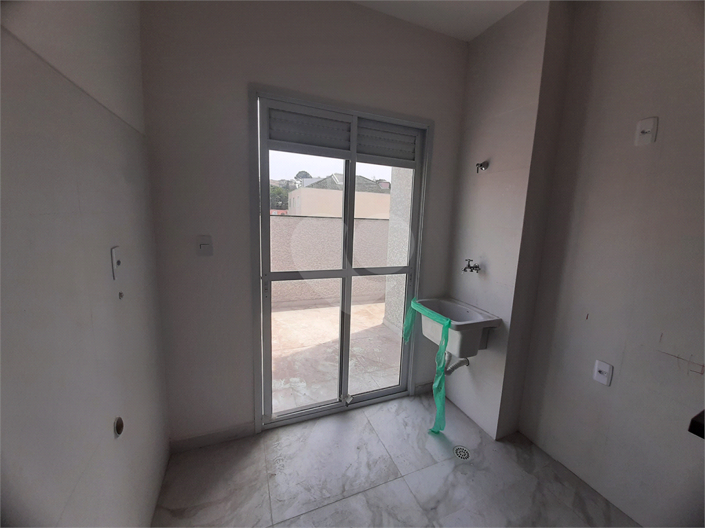 Apartamento com 46,10m2, 2 quartos, sala, cozinha, banheiro, área de serviço com quintal e 1 vaga