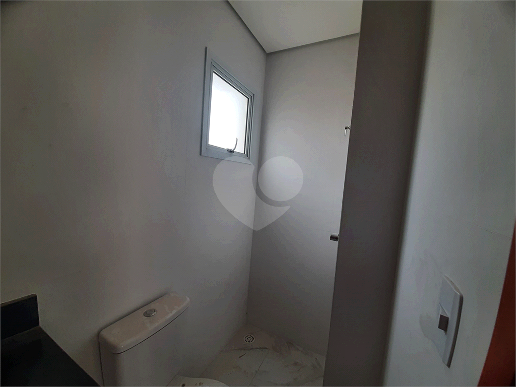 Apartamento com 46,10m2, 2 quartos, sala, cozinha, banheiro, área de serviço com quintal e 1 vaga