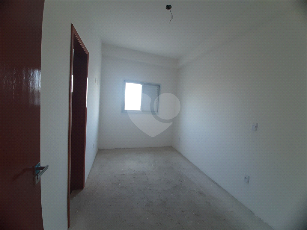 Apartamento com 46,10m2, 2 quartos, sala, cozinha, banheiro, área de serviço com quintal e 1 vaga