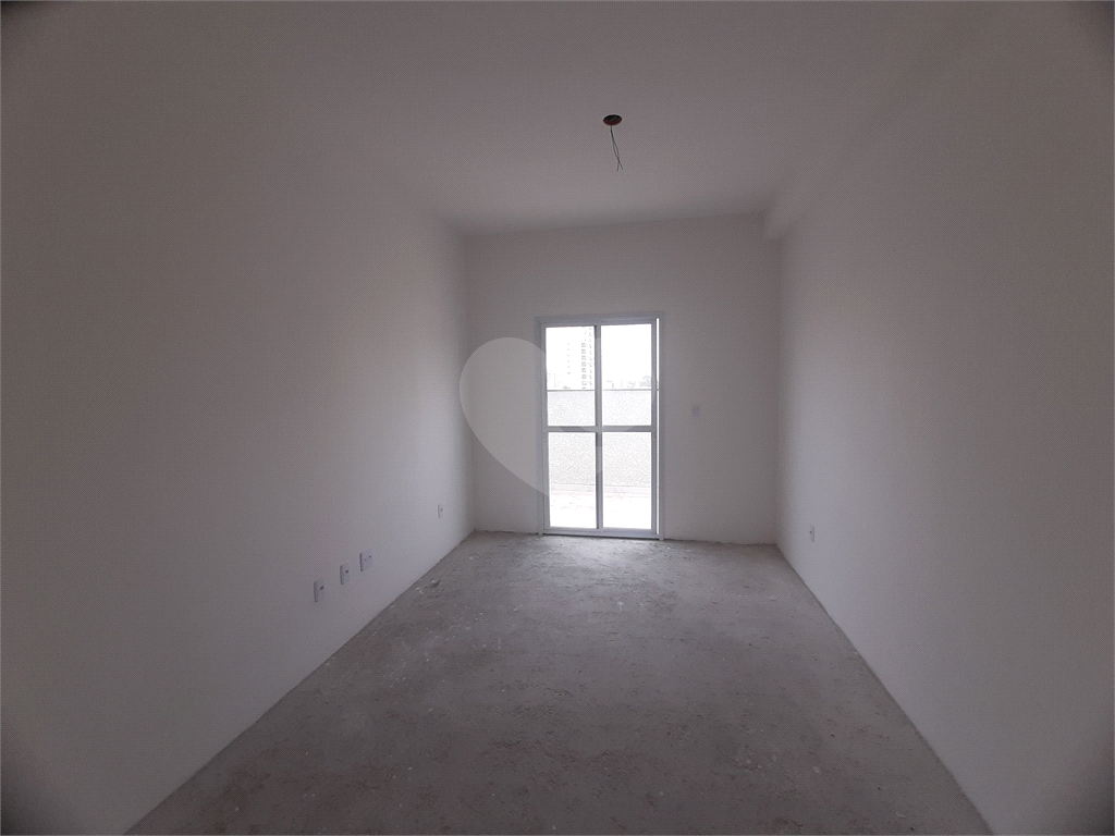 Apartamento com 46,10m2, 2 quartos, sala, cozinha, banheiro, área de serviço com quintal e 1 vaga