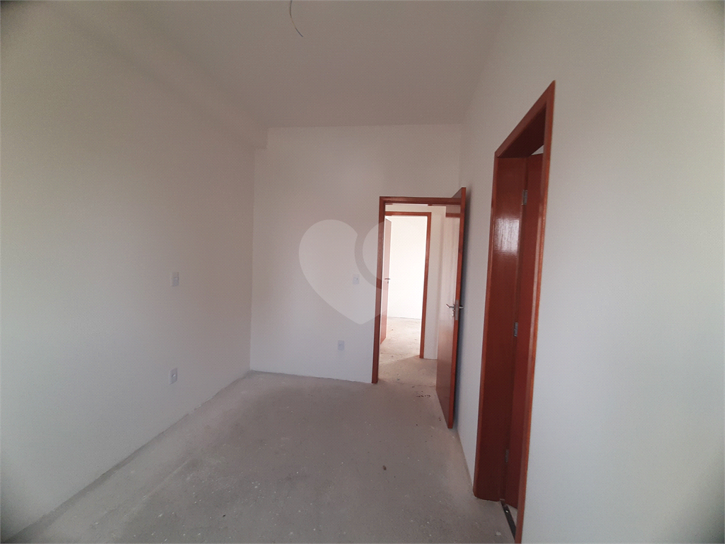 Apartamento com 46,10m2, 2 quartos, sala, cozinha, banheiro, área de serviço com quintal e 1 vaga