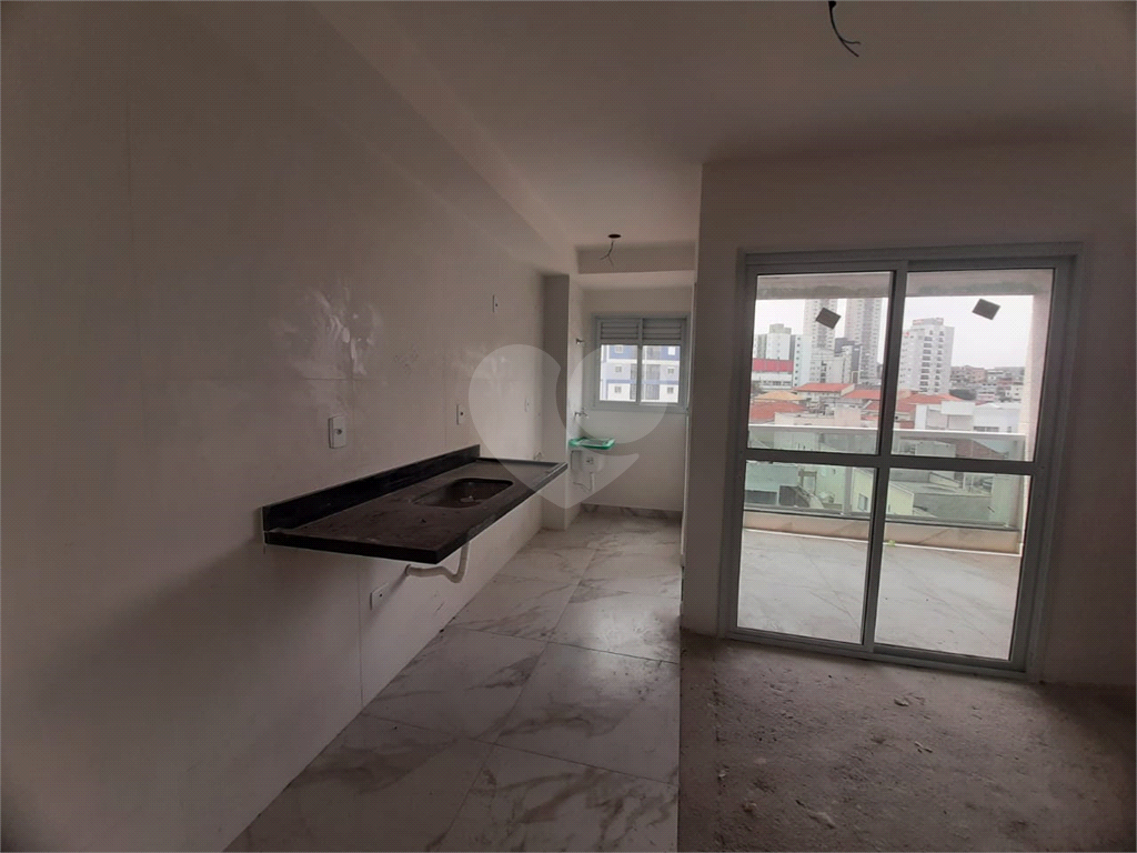 Apartamento com 63,70m2, 2 quartos, sala, varanda, cozinha, banheiro, área de serviço e 1 vaga