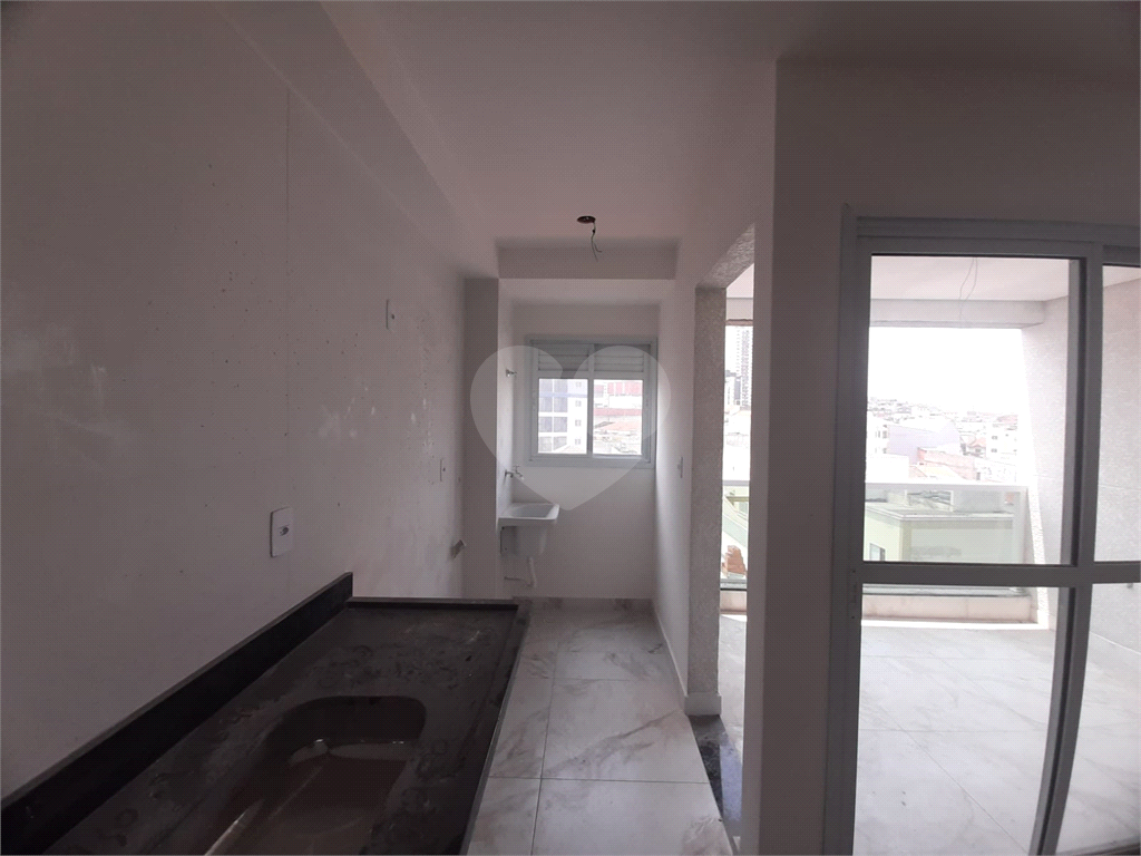 Apartamento com 63,70m2, 2 quartos, sala, varanda, cozinha, banheiro, área de serviço e 1 vaga