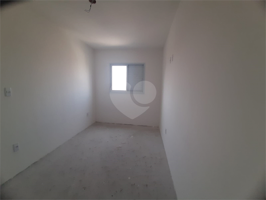 Apartamento com 63,70m2, 2 quartos, sala, varanda, cozinha, banheiro, área de serviço e 1 vaga