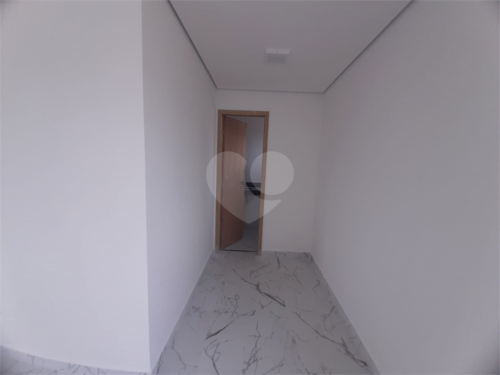 Apartamento com 54,25m2, 2 quartos, sala, varanda, cozinha, banheiro, área de serviço e 1 vaga