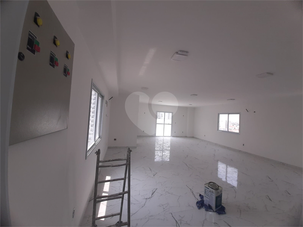 Apartamento com 54,25m2, 2 quartos, sala, varanda, cozinha, banheiro, área de serviço e 1 vaga