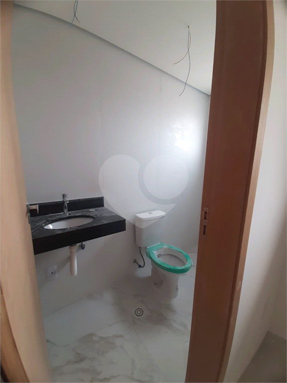 Apartamento com 54,25m2, 2 quartos, sala, varanda, cozinha, banheiro, área de serviço e 1 vaga