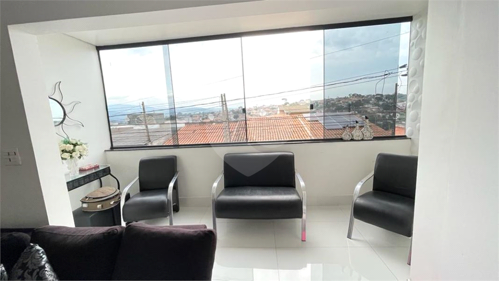 Casa à venda com 3 quartos, 125m² - Foto 2