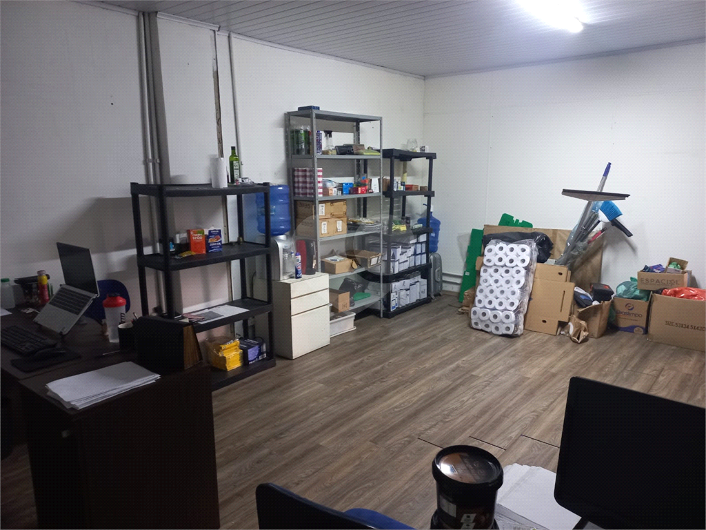  Bairro do Limão Galpão com 900 m? Próximo a Marginal Tietê e Avenida Engenheiro Caetano Álvares!! 