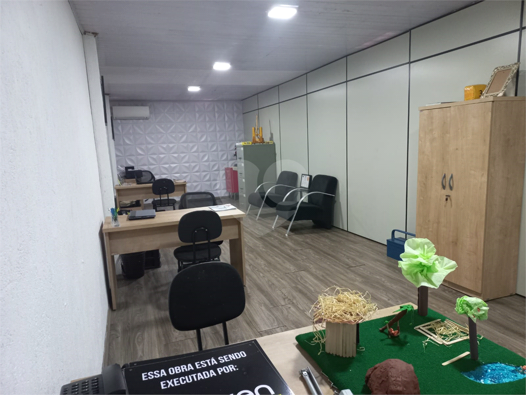  Bairro do Limão Galpão com 900 m? Próximo a Marginal Tietê e Avenida Engenheiro Caetano Álvares!! 
