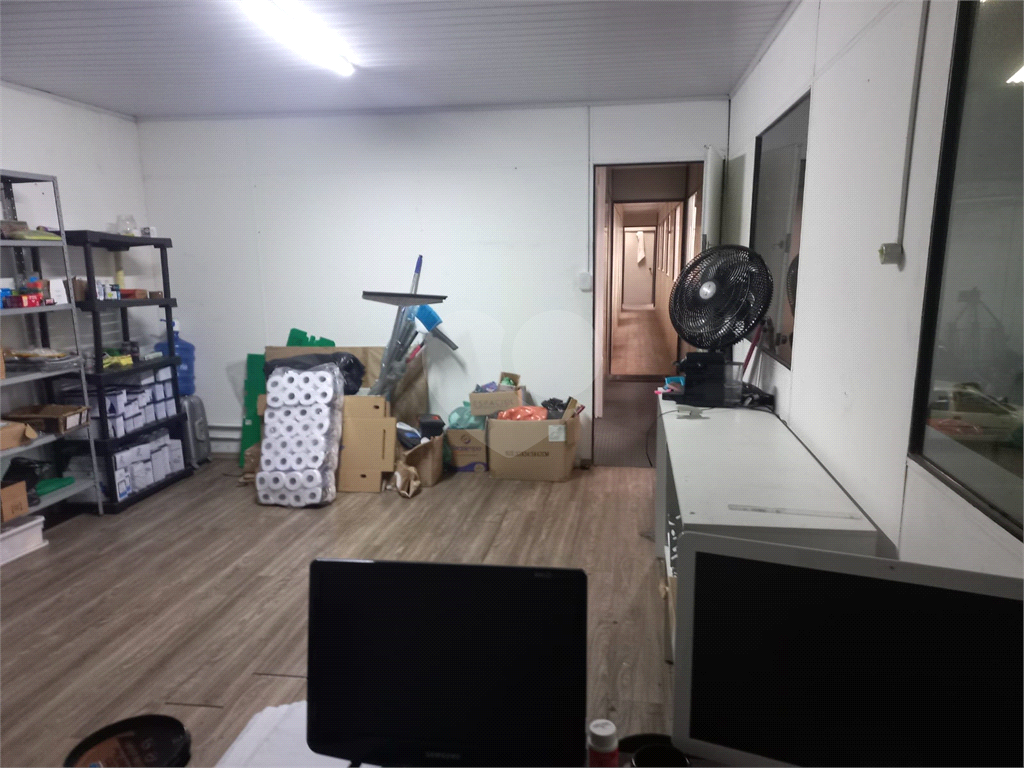  Bairro do Limão Galpão com 900 m? Próximo a Marginal Tietê e Avenida Engenheiro Caetano Álvares!! 