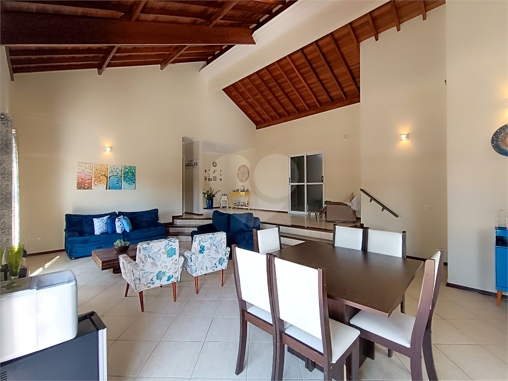 Casa à venda com 3 quartos, 294m² - Foto 3