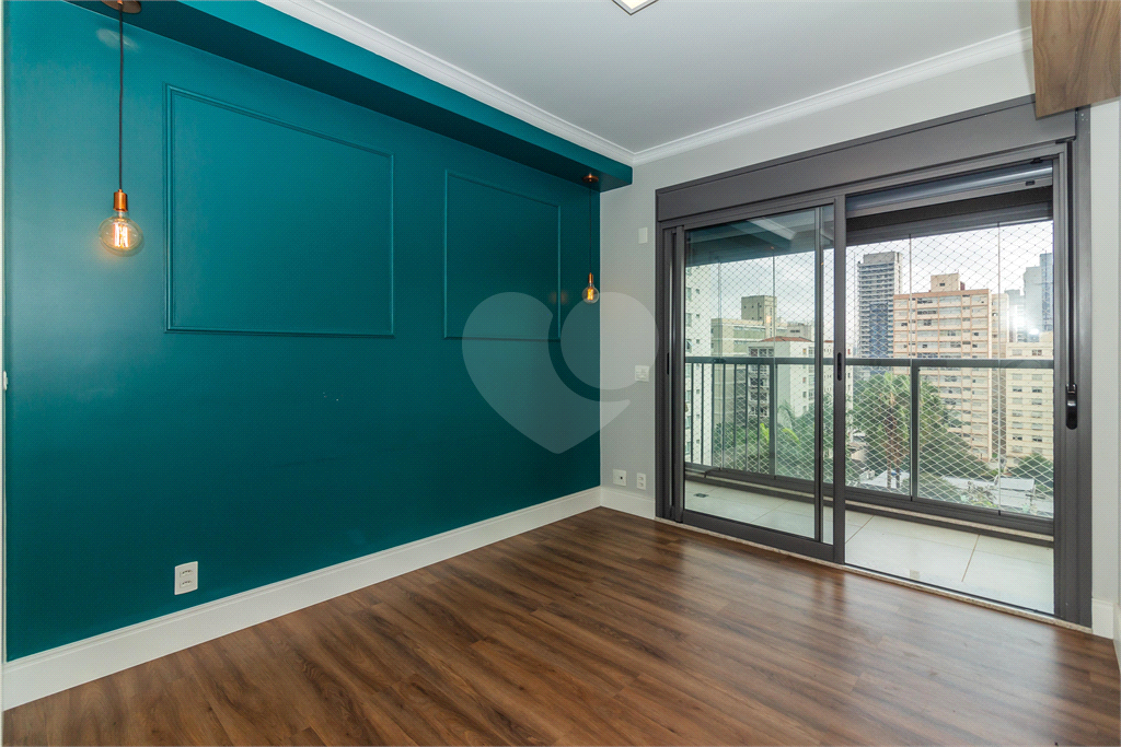 APARTAMENTO em PINHEIROS
