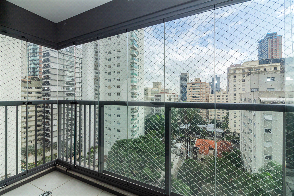 APARTAMENTO em PINHEIROS