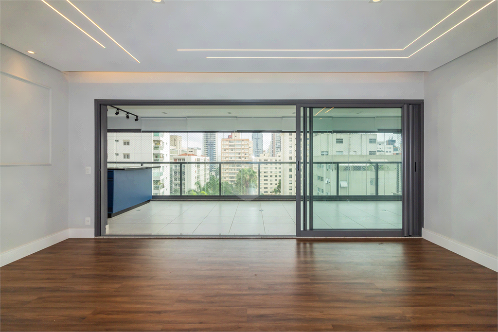 APARTAMENTO em PINHEIROS