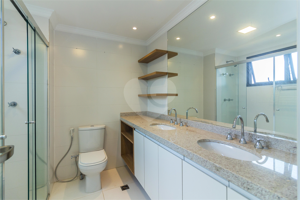 APARTAMENTO em PINHEIROS