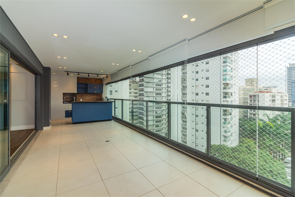 APARTAMENTO em PINHEIROS
