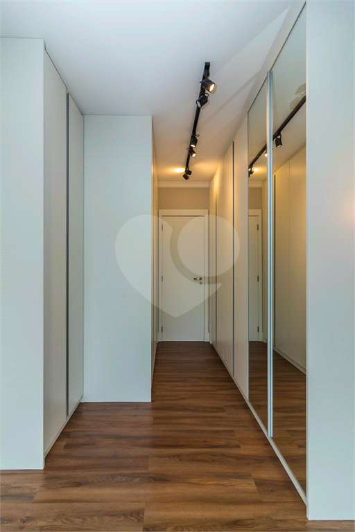 APARTAMENTO em PINHEIROS