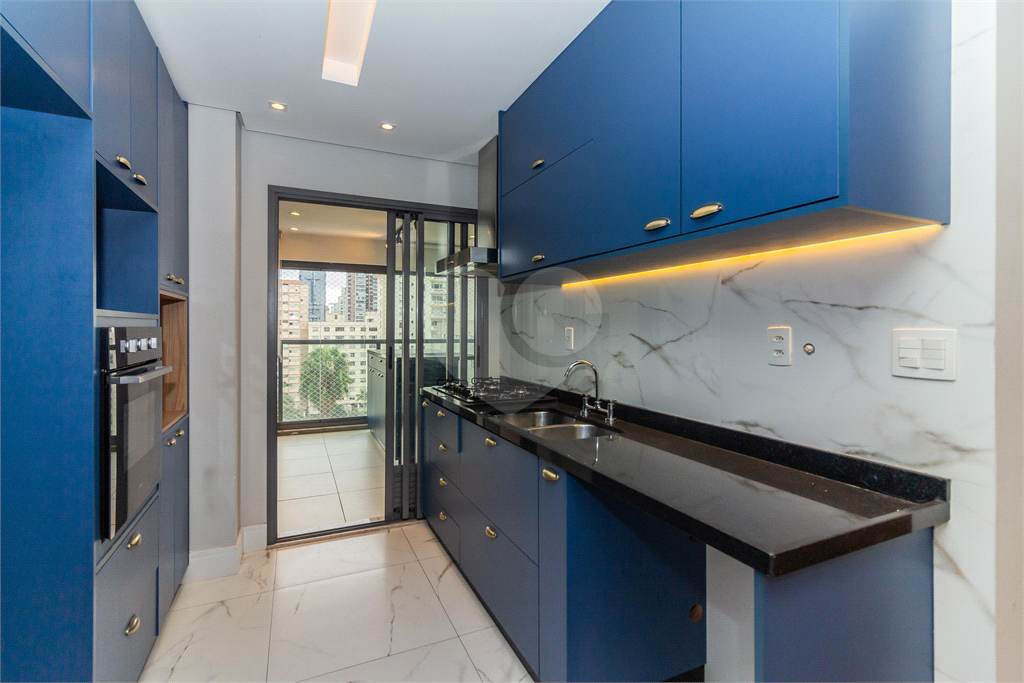 APARTAMENTO em PINHEIROS