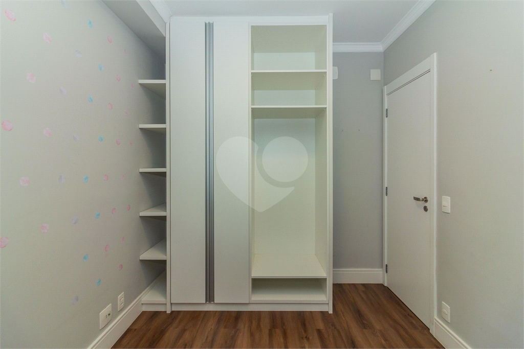 APARTAMENTO em PINHEIROS