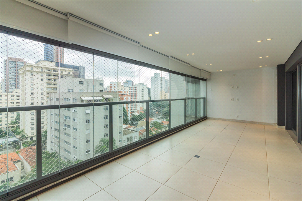 APARTAMENTO em PINHEIROS