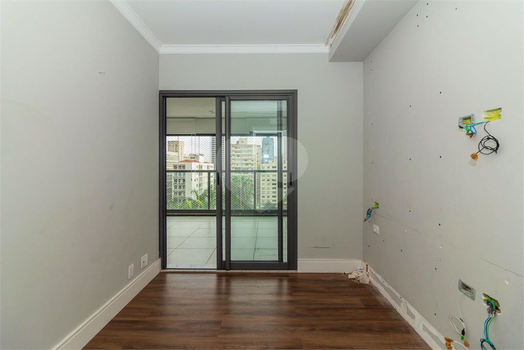 APARTAMENTO em PINHEIROS