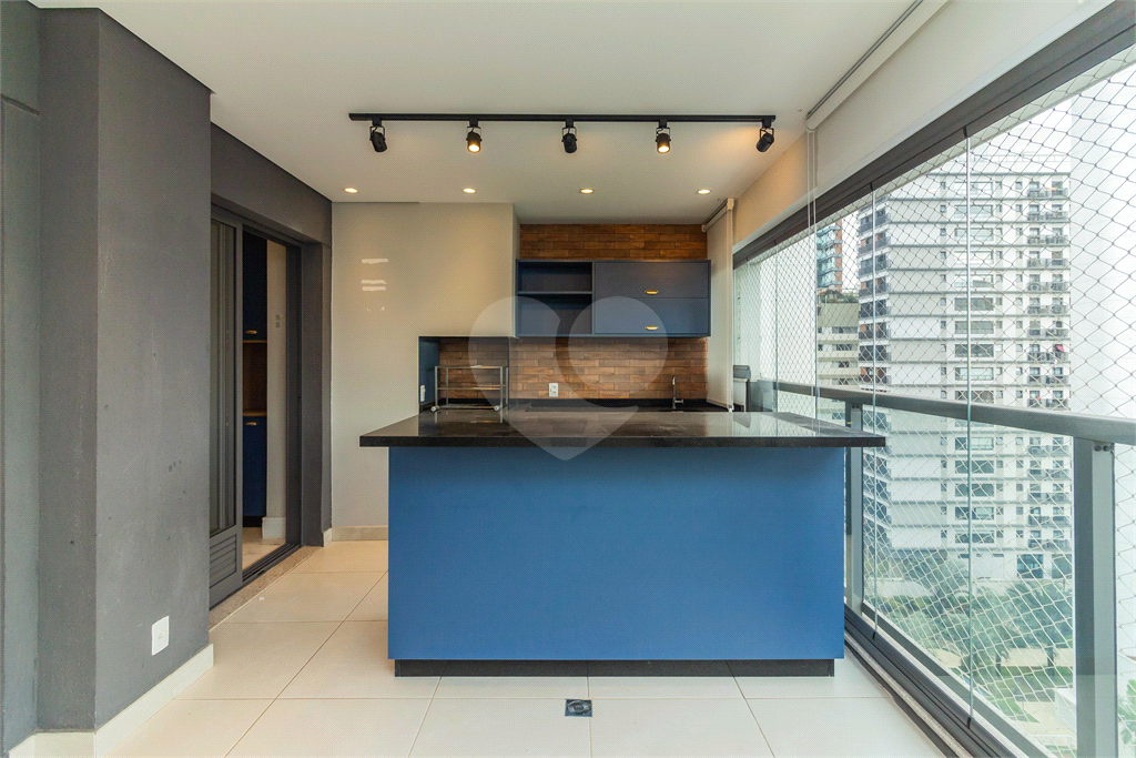 APARTAMENTO em PINHEIROS