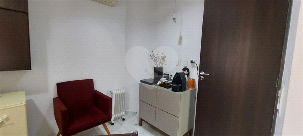 Sala Comercial com Equipamentos Odontológicos