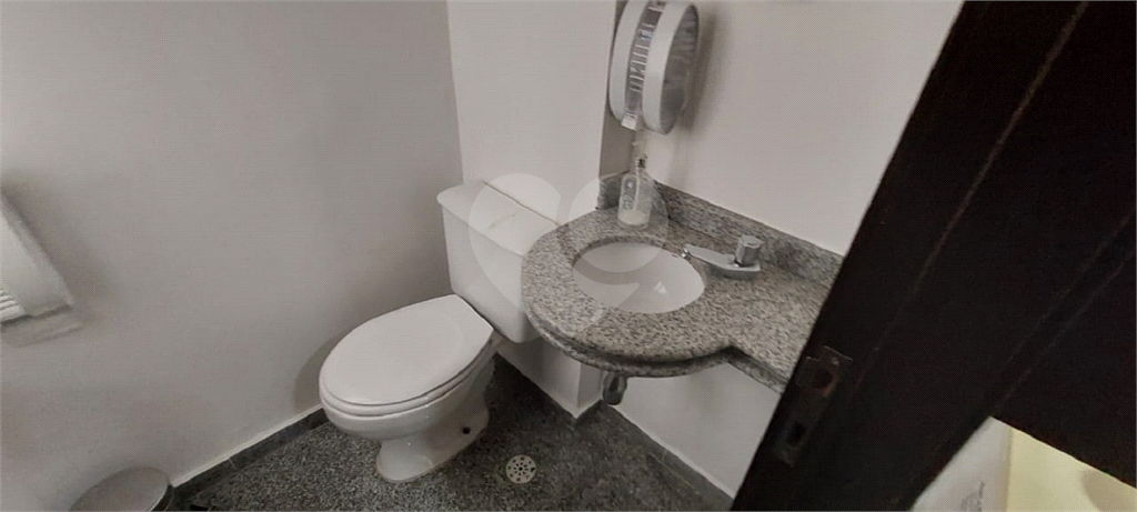 Sala Comercial com Equipamentos Odontológicos