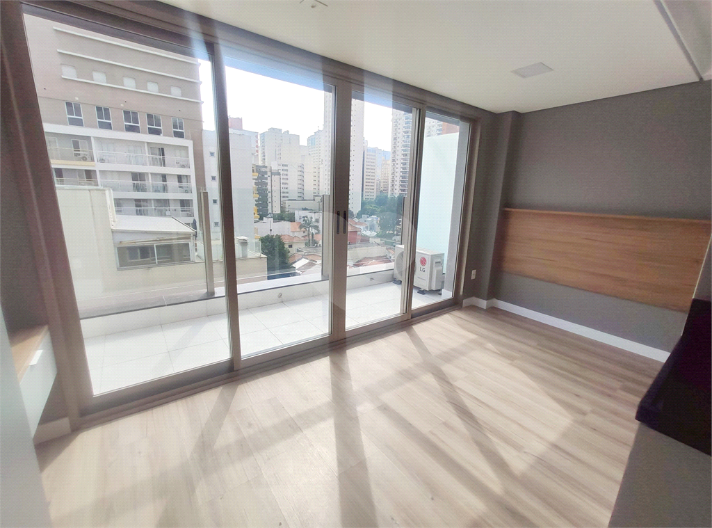Apartamento à venda em PINHEIROS com 25,07 m² 
