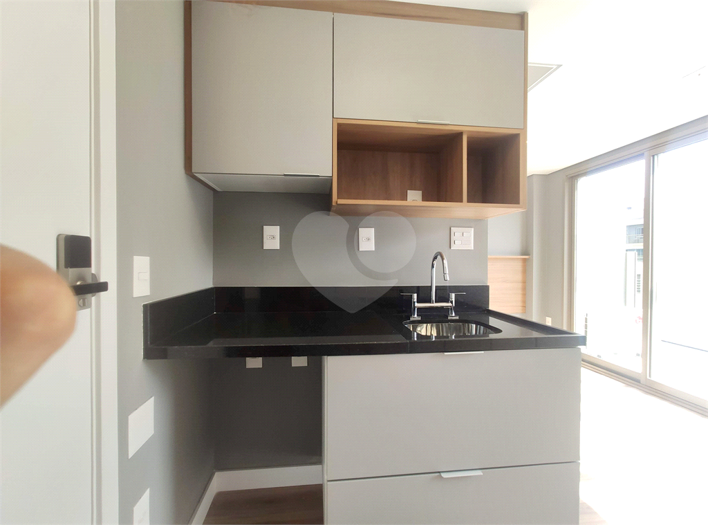 APARTAMENTO em PINHEIROS
