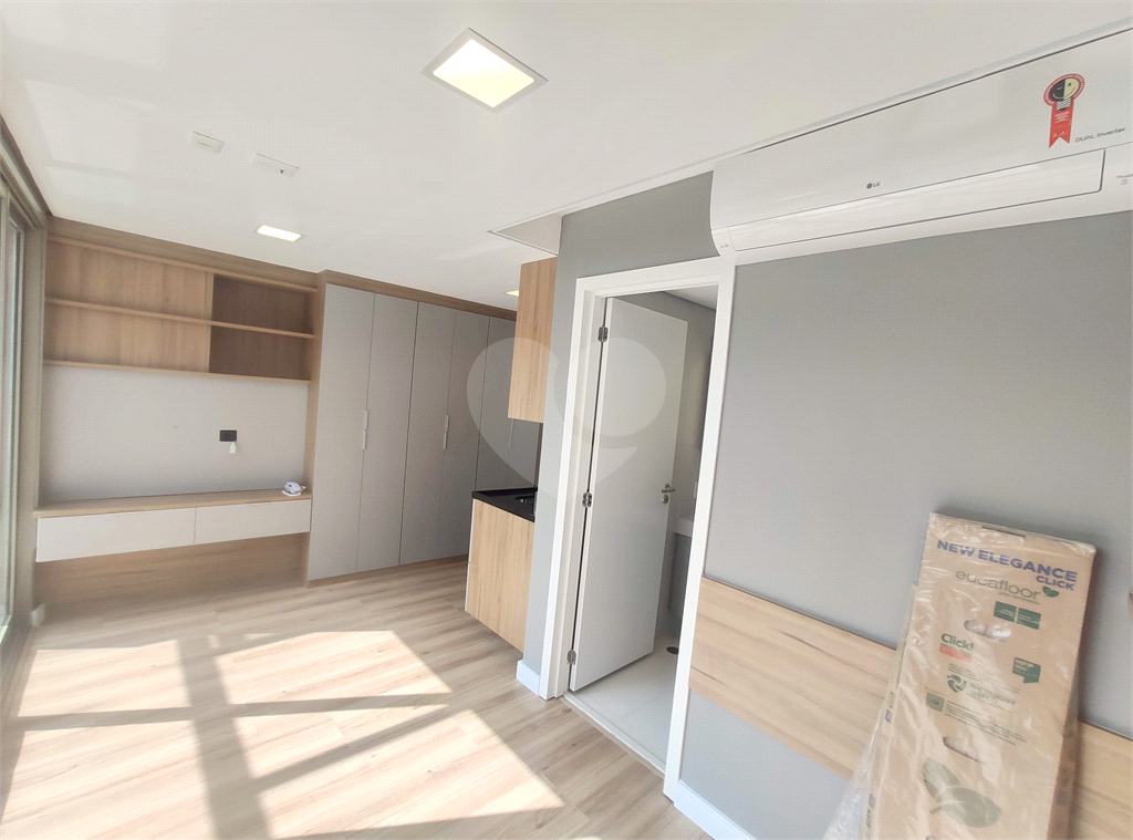 APARTAMENTO em PINHEIROS