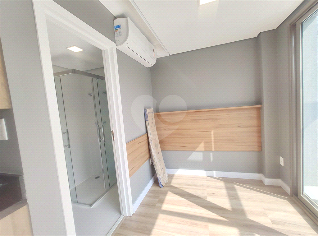 APARTAMENTO em PINHEIROS