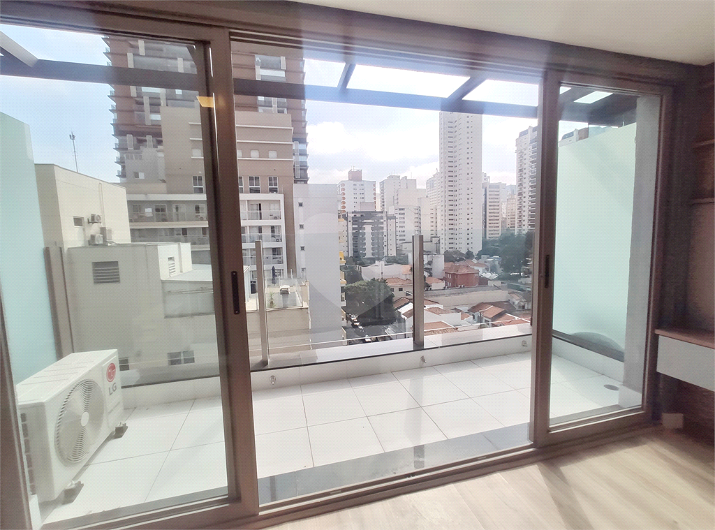 APARTAMENTO em PINHEIROS