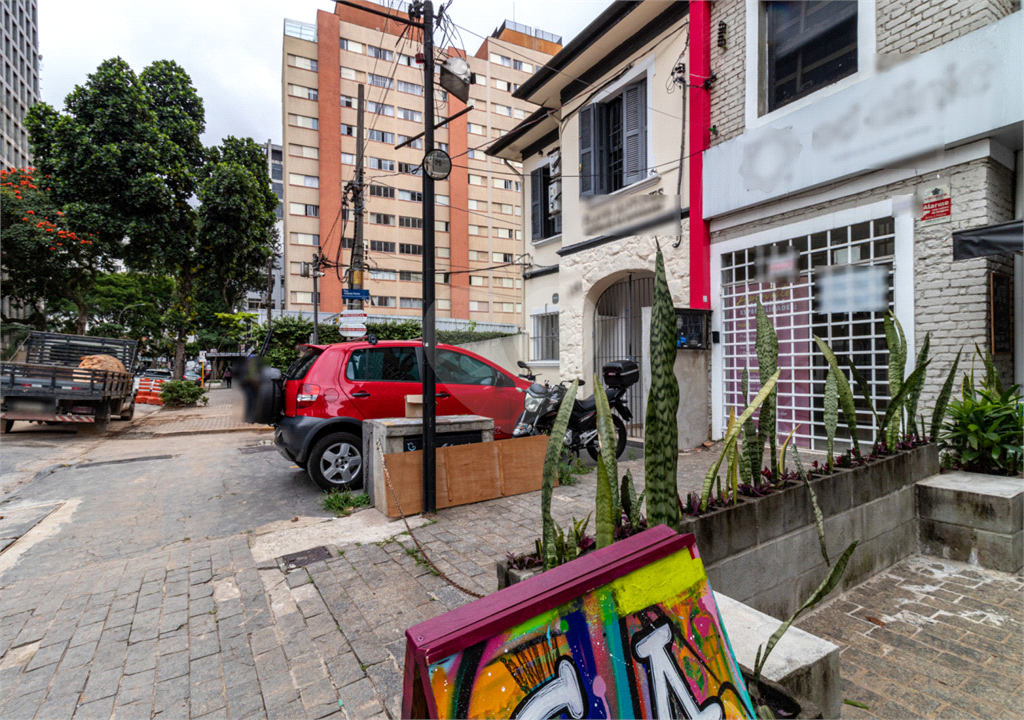 Sobrado Comercial para venda ou locação na Bela Vista