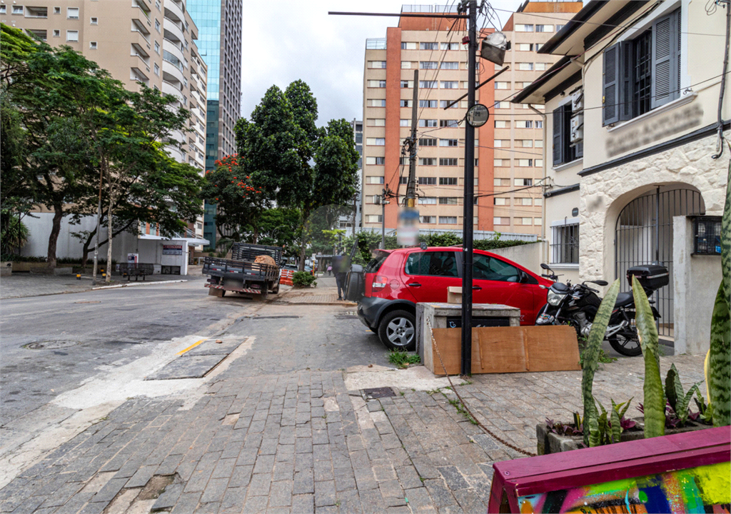 Sobrado Comercial para venda ou locação na Bela Vista