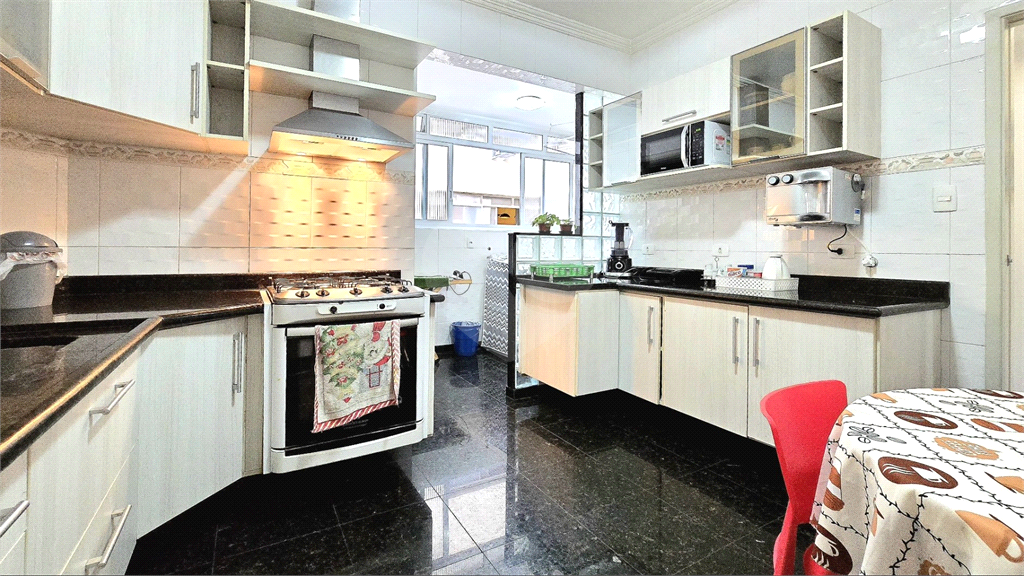 Apartamento à venda com 3 dormitórios 3 banheiros no PARAÍSO
