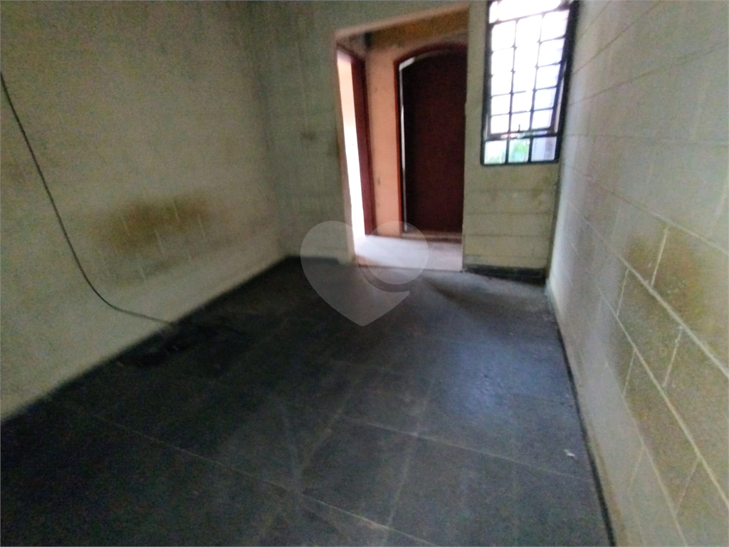 Casa à venda com 3 quartos, 228m² - Foto 18