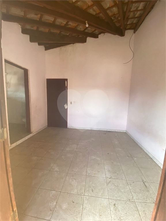 Casa à venda com 3 quartos, 228m² - Foto 3