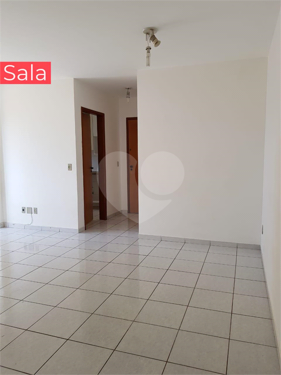 Apartamento à venda com 3 quartos, 80m² - Foto 4