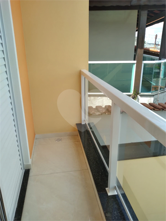  Sobrado com 200m2 de área construída com 3 suítes, 4 banheiros,  quintal gourmet e 2 vagas
